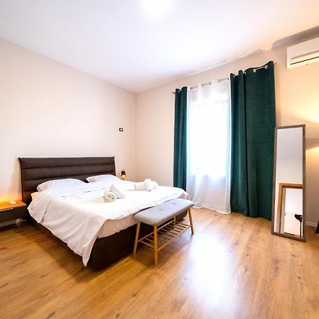 Colorful Comfy Condo Central Tirana Exterior foto